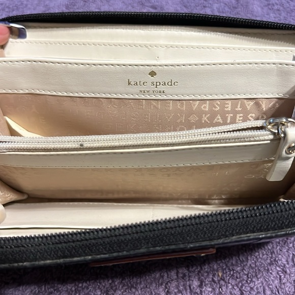 Kate Spade ♠️ PVC Wallet - Picture 3 of 4